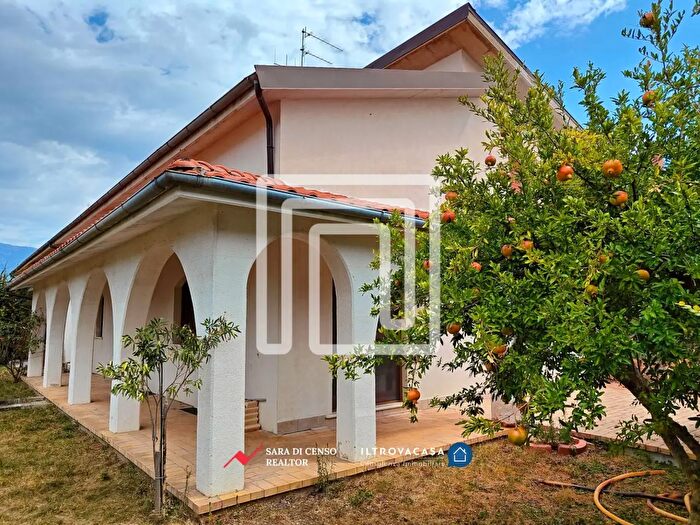 Casa con 5 locali in vendita in Via di Prezza, Raiano