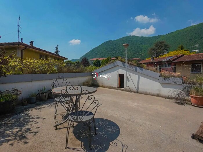 Casa con 10 locali in vendita in Via Ardiccio, Vobarno