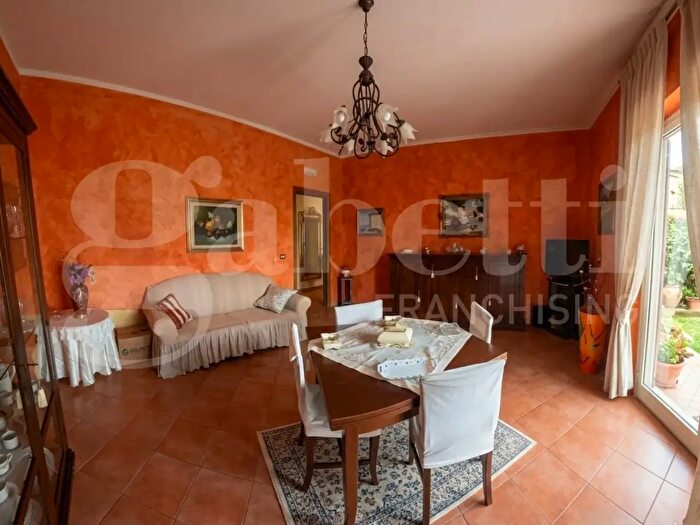 Appartamento con 6 locali in vendita in Sessa Aurunca Via Sant'Agata, Sessa Aurunca