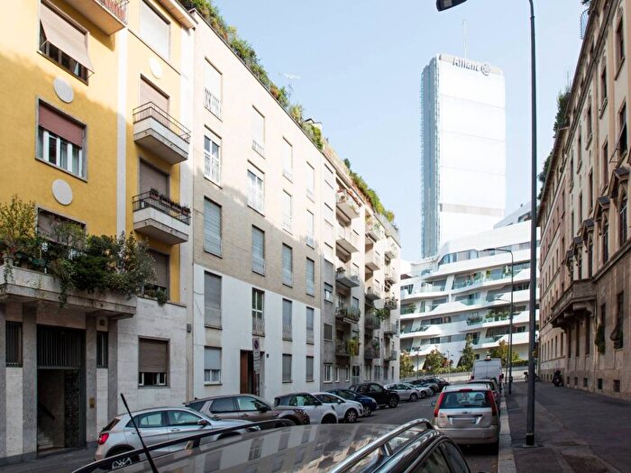 Appartamento trilocale in affitto in Via Plutarco, City Life, Milano