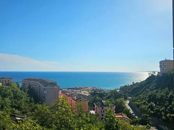 Appartamento quadrilocale in vendita in Via Dicembre, Genova