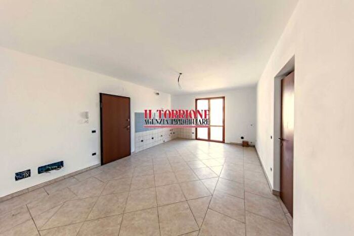 Appartamento trilocale in vendita in Via Liguria, Uzzano