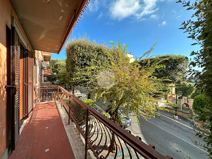 Appartamento trilocale in vendita in Via Roma, Monte Porzio Catone