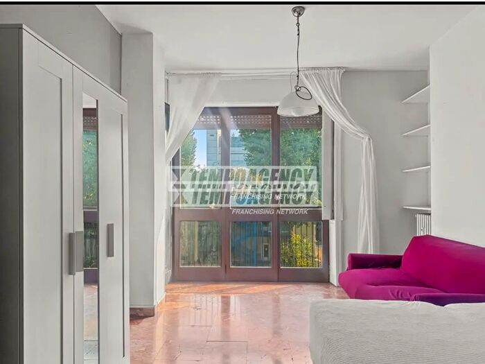 Appartamento quadrilocale in vendita in Via Filippo Tajani, Milano