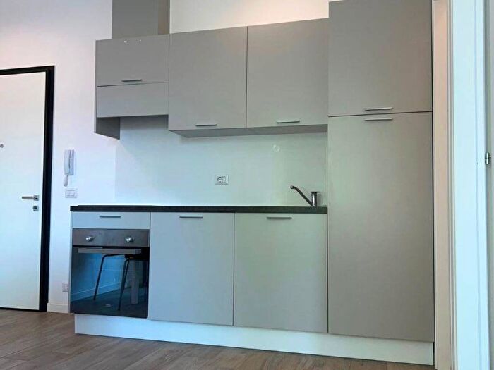 Appartamento trilocale in affitto in Via Empedocle, Villa San Giovanni, Milano