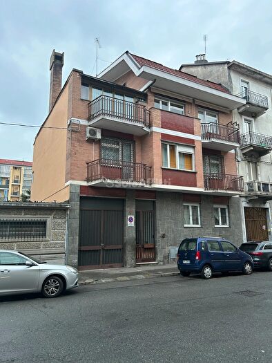 Appartamento trilocale in affitto in Via Crescentino, Torino
