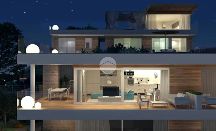 Appartamento trilocale in vendita in Via S Ambrogio, Toscolano Maderno