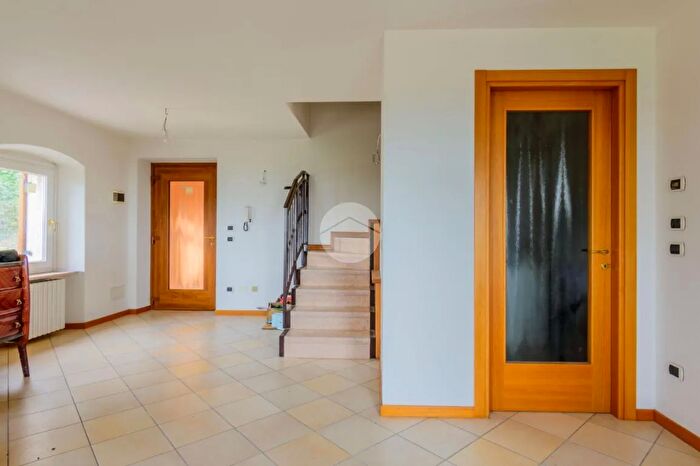 Appartamento quadrilocale in vendita in Via Castello di Fane, Negrar