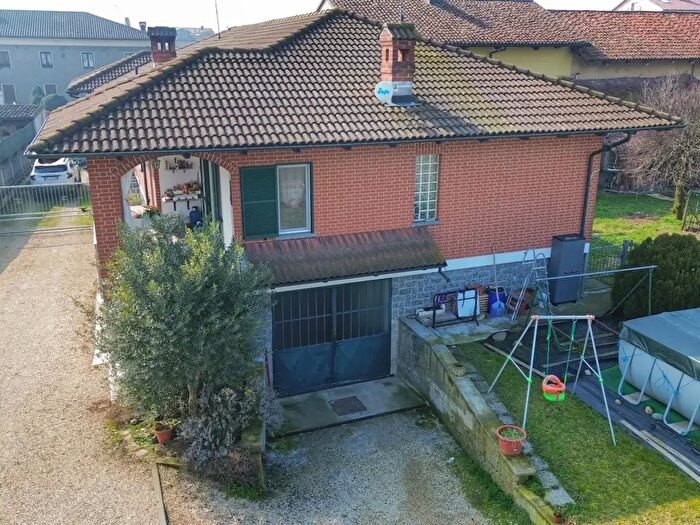 Casa con 6 locali in vendita in Via del Vaschetto, Poirino
