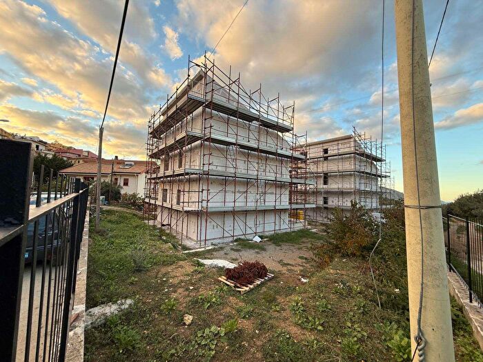 Casa con 8 locali in vendita in Altofonte