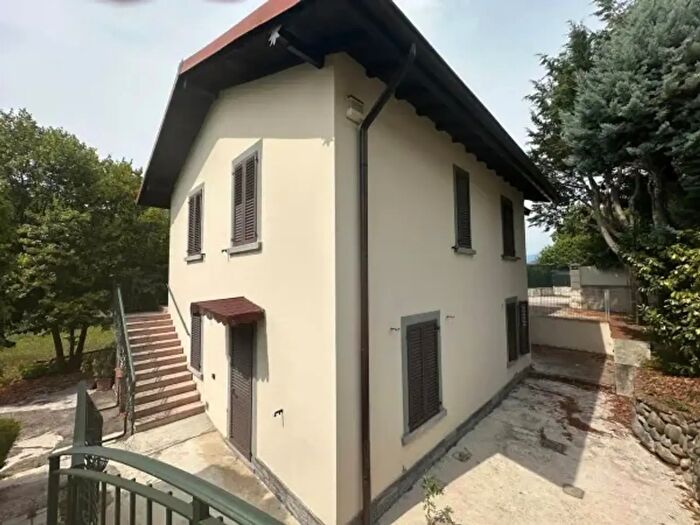 Casa quadrilocale in vendita in Albino