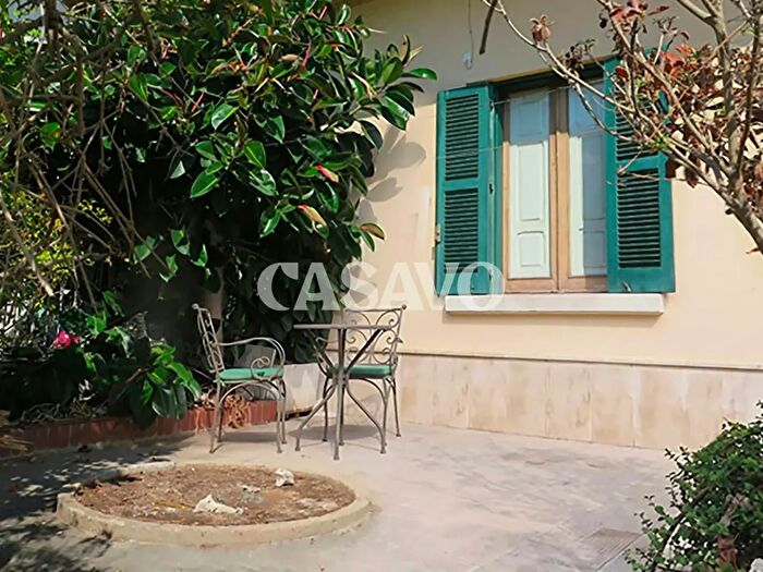Appartamento con 7 locali in vendita in Via Gaetano Martinez, Lecce