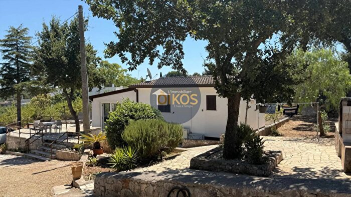 Casa bilocale in vendita in Contrada Gorgofreddo Snc, Monopoli