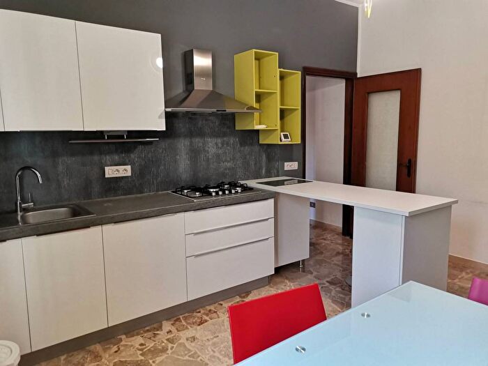 Appartamento trilocale in affitto in Centro, Mirandola