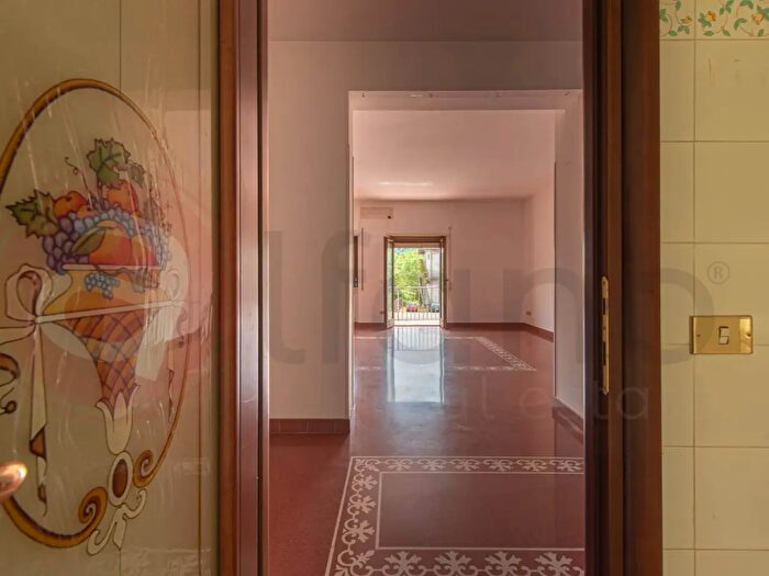 Appartamento con 8 locali in vendita in Via Casilina, Arce