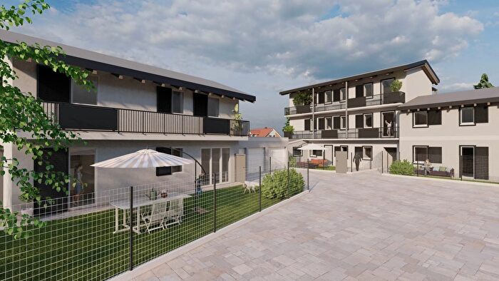 Casa con 5 locali in vendita in Via Cascinette Ivrea, Ivrea