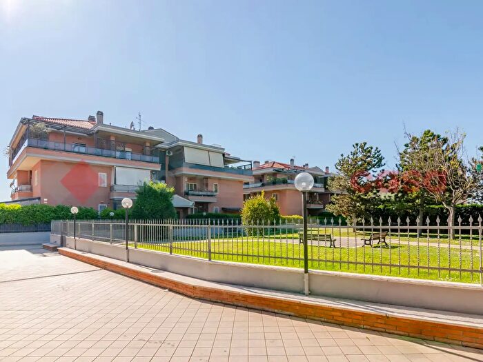 Appartamento trilocale in vendita in Via Ignazio Scimonelli, Roma