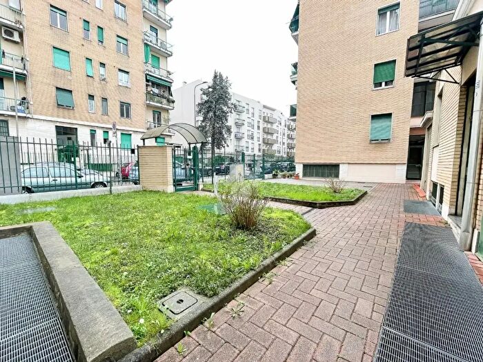 Appartamento bilocale in vendita in Via Caltagirone, Milano