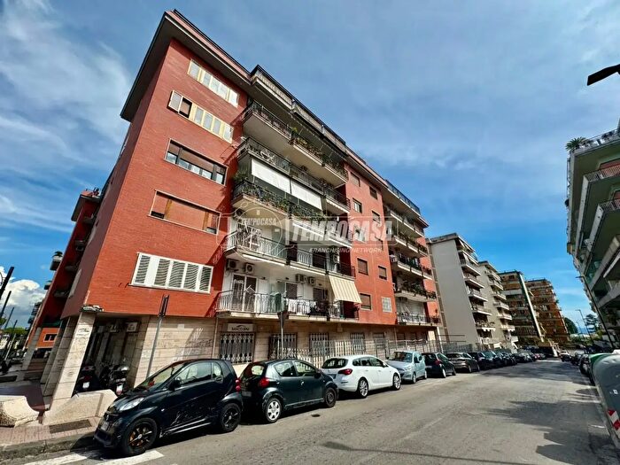 Appartamento trilocale in vendita in Viale Colli Aminei, Napoli