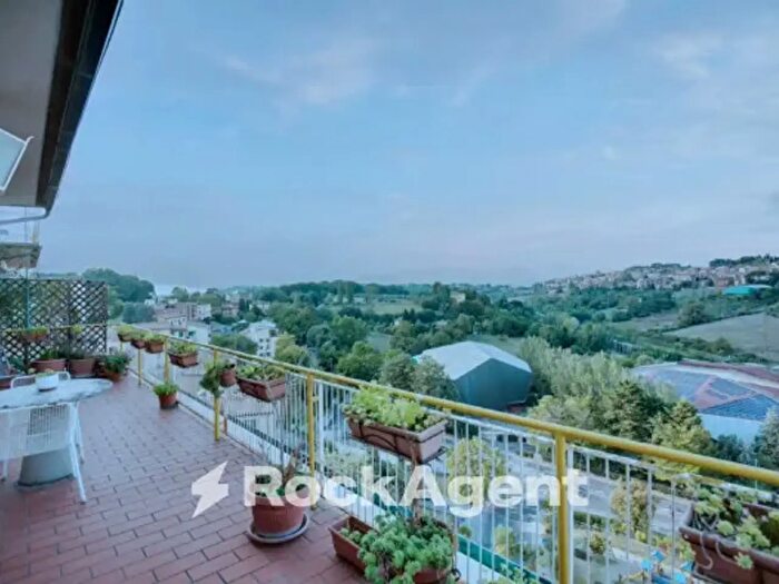 Appartamento quadrilocale in vendita in Viale Camillo Benso di Cavour, Siena