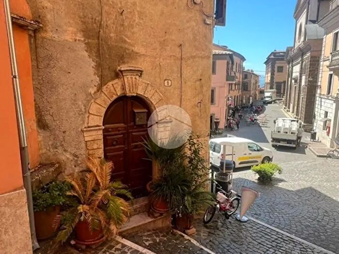 Appartamento con 6 locali in vendita in Via Cesare Battisti, Paliano