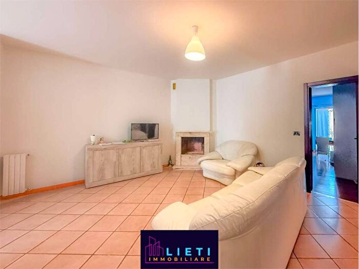 Appartamento trilocale in affitto in Via Pupino, Borgo, Taranto