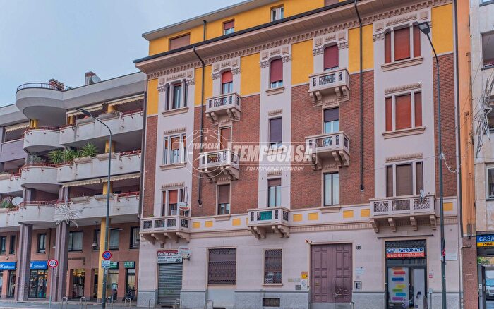 Appartamento trilocale in vendita in Via Pellegrino Rossi, Milano