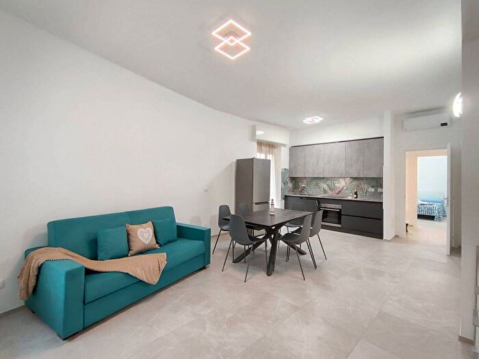 Appartamento trilocale in affitto in Via Leonardo da Vinci, Via Roma Borgo Barusso, Alassio