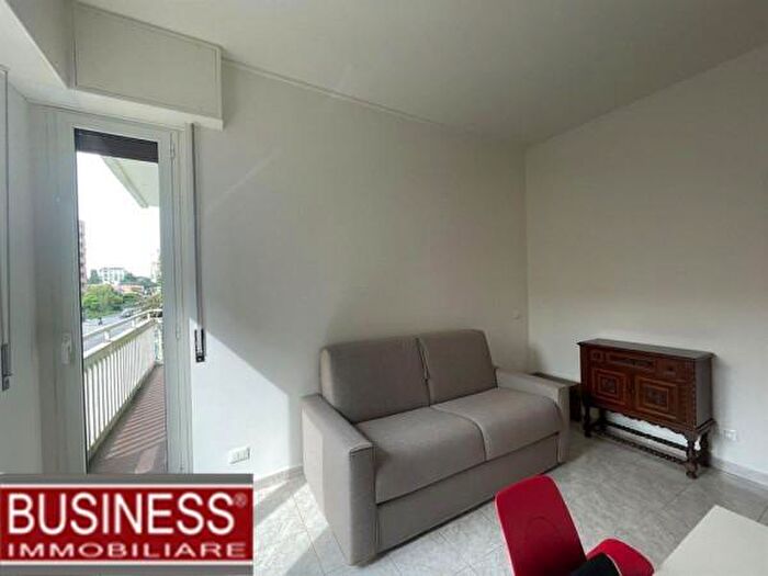 Appartamento trilocale in affitto in Viale Ortles, Milano