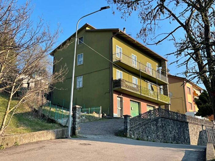 Casa con 6 locali in vendita in Centro, Pavullo nel Frignano