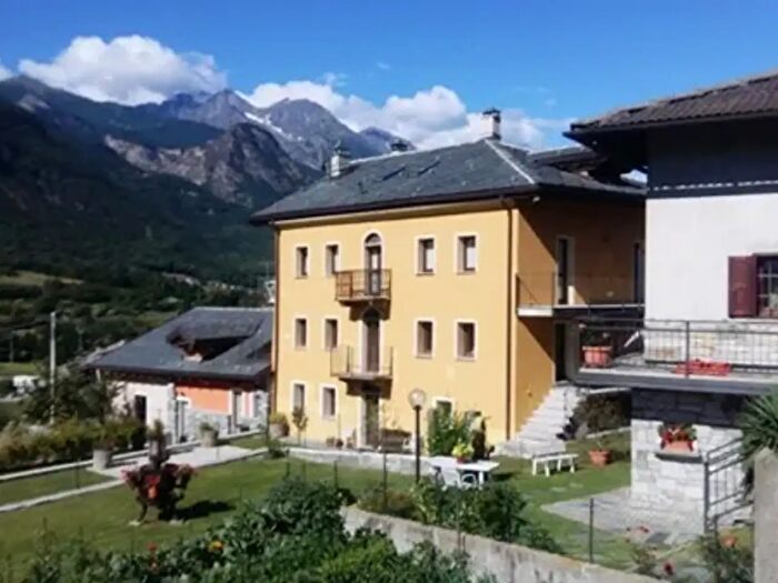 Appartamento trilocale in vendita in Frazione La Poya a, Chambave