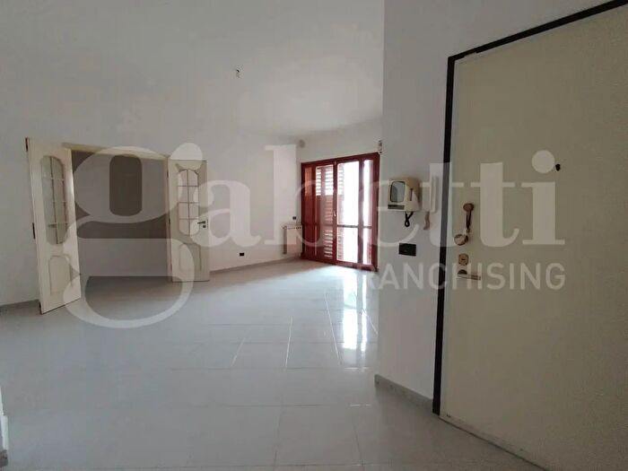 Appartamento trilocale in affitto in Via Augusta, Siracusa