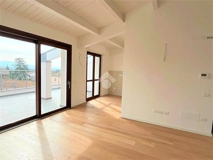 Appartamento trilocale in vendita in Via Adriatica, Perugia