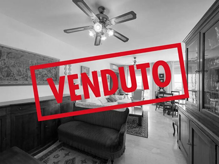 Appartamento trilocale in vendita in Piazzale Gio Batta Cavedalis, Udine