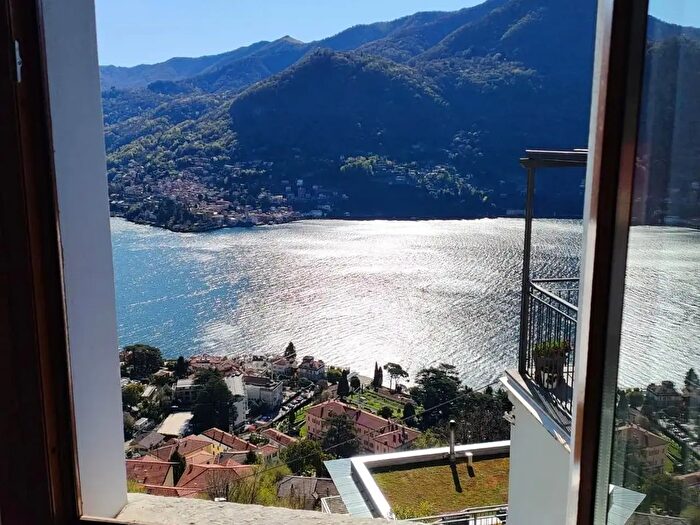 Appartamento bilocale in vendita in Via al Noce, Moltrasio
