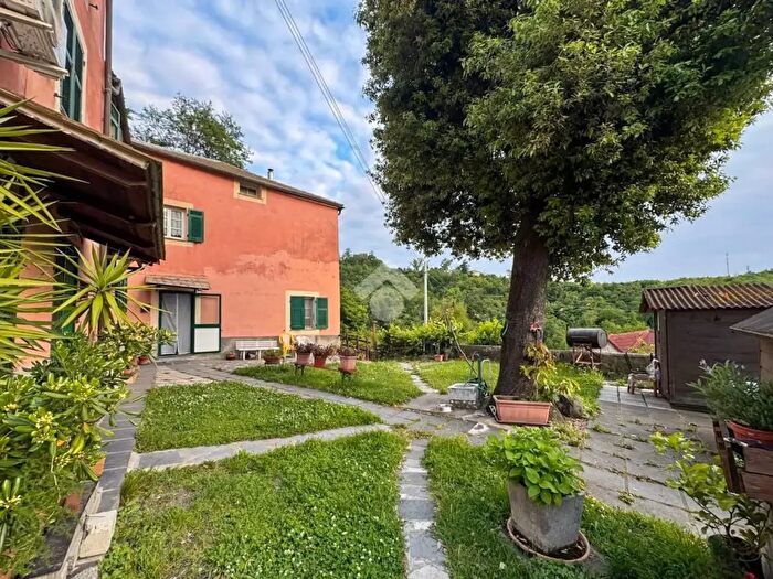 Casa con 6 locali in vendita in Via al Garbo, Genova