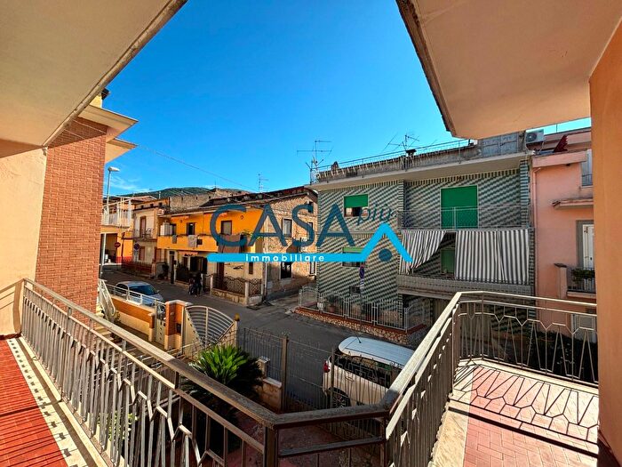 Casa con 9 locali in vendita in Bellona