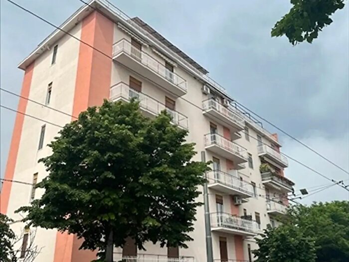 Appartamento con 10 locali in vendita in Via Padre Alessandro Valignani, Chieti