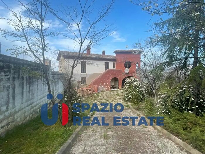 Casa con 5 locali in vendita in Via Fino Collecor, Collecorvino