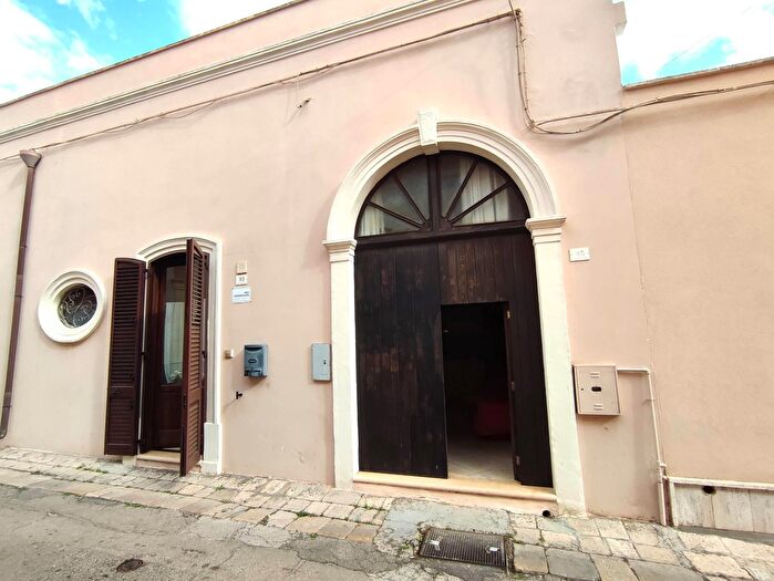 Casa con 7 locali in vendita in Via Mazzini, Alezio