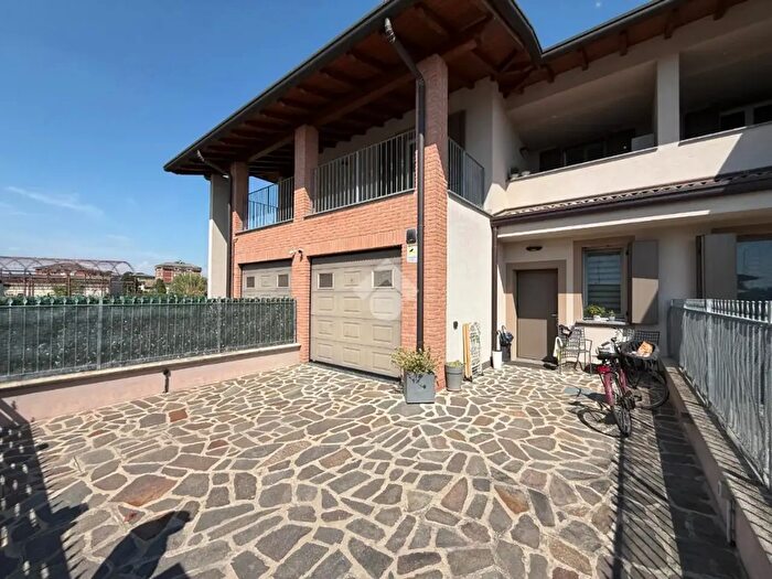 Appartamento trilocale in vendita in Via Rita Levi Montalcini, Pandino