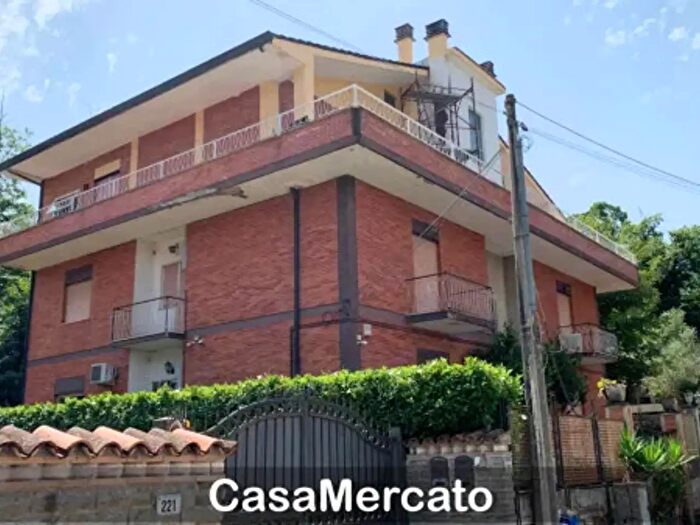 Appartamento trilocale in vendita in Viale dei Pini, Montecompatri