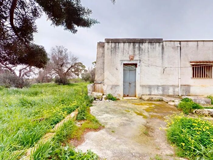 Casa bilocale in vendita in Strada Comunale, Brindisi