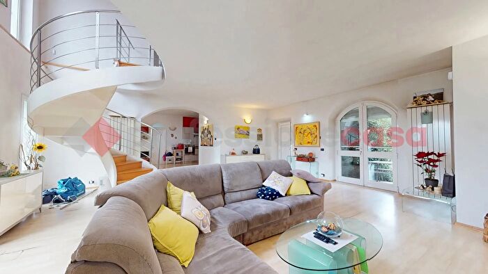Casa quadrilocale in vendita in Via di Nestrignana Piano di Coreglia, Coreglia Antelminelli