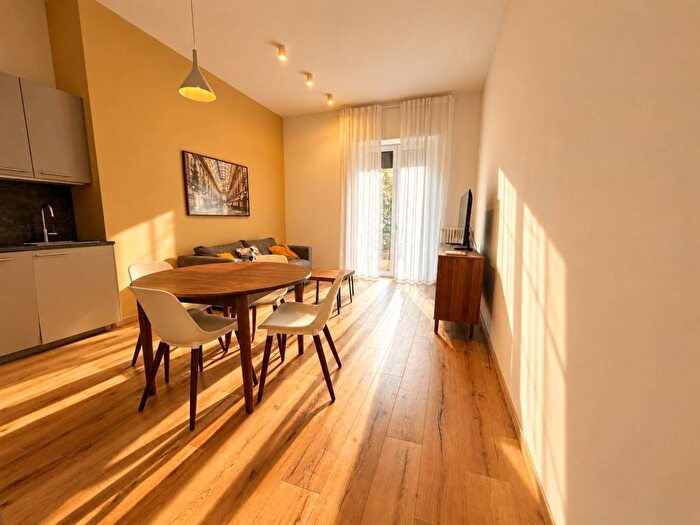 Appartamento trilocale in affitto in Via Giovan Battista Pergolesi, Buenos Aires, Milano
