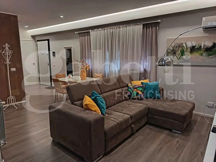 Casa con 5 locali in vendita in Via Galatioto, Catania