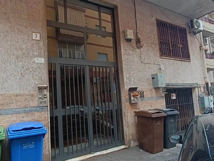 Appartamento bilocale in vendita in Via Serve della Divina Provvidenza, Catania