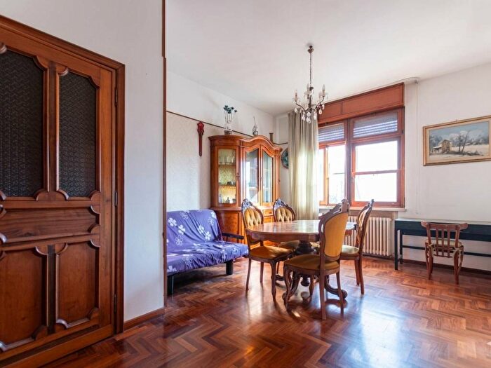 Appartamento con 6 locali in affitto in Viale Giacomo Leopardi, San Benedetto, Ferrara