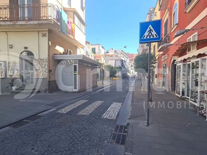 Appartamento bilocale in vendita in Via De Fraia, Pozzuoli