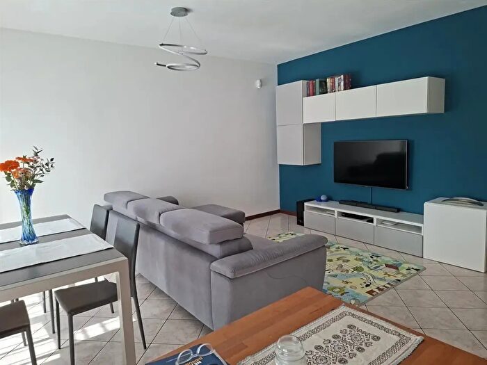 Appartamento trilocale in vendita in Vaprio DAdda